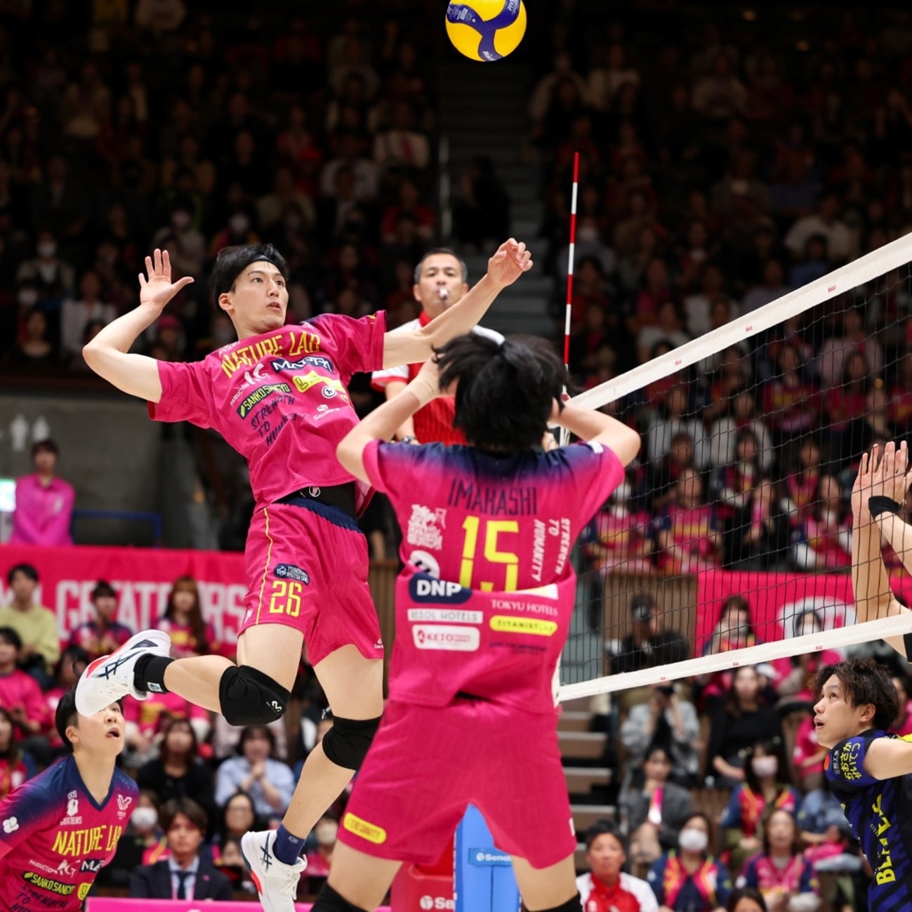 施洛特贝克：我们踢得其实比法兰克福好，但丢三